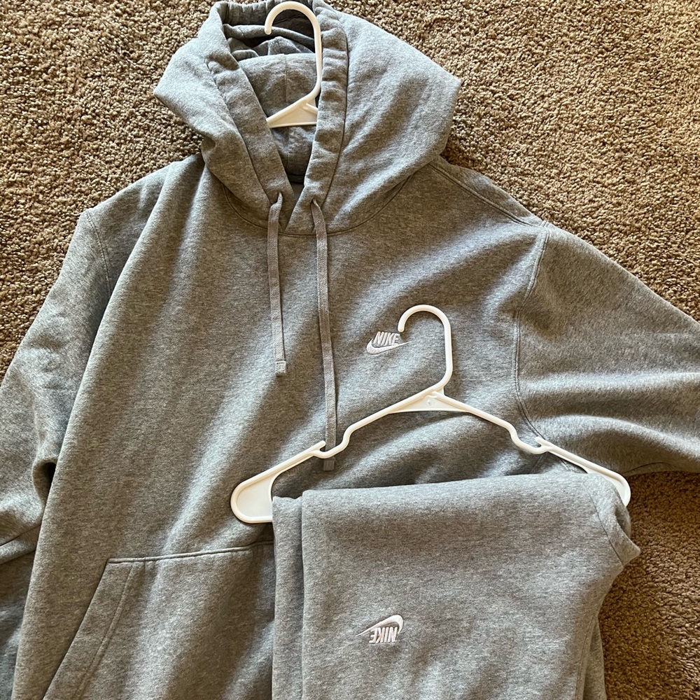 Grey Nike sweat suit